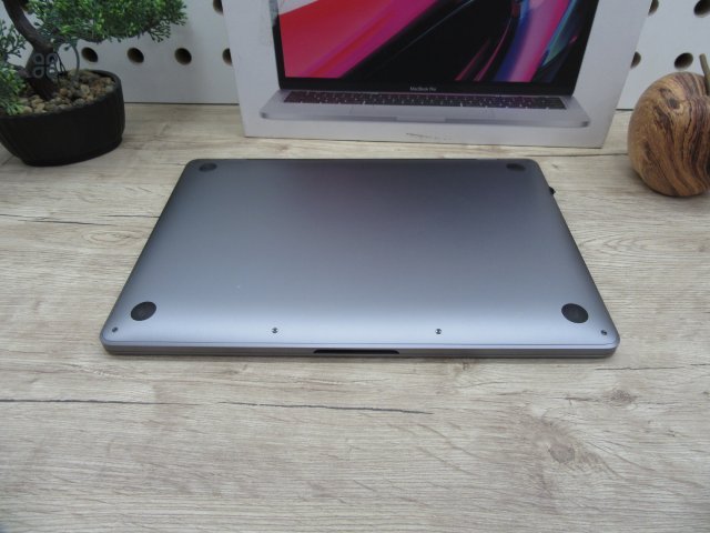 Apple Macbook Pro 13 M1 Touchbar - 2020 - Új - 16 Gb 1 Tb SSD - 1 év garancia