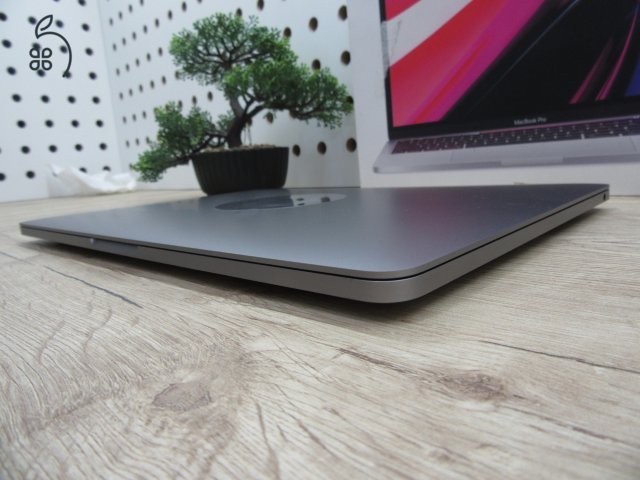 Apple Macbook Pro 13 M1 Touchbar - 2020 - Új - 16 Gb 1 Tb SSD - 1 év garancia