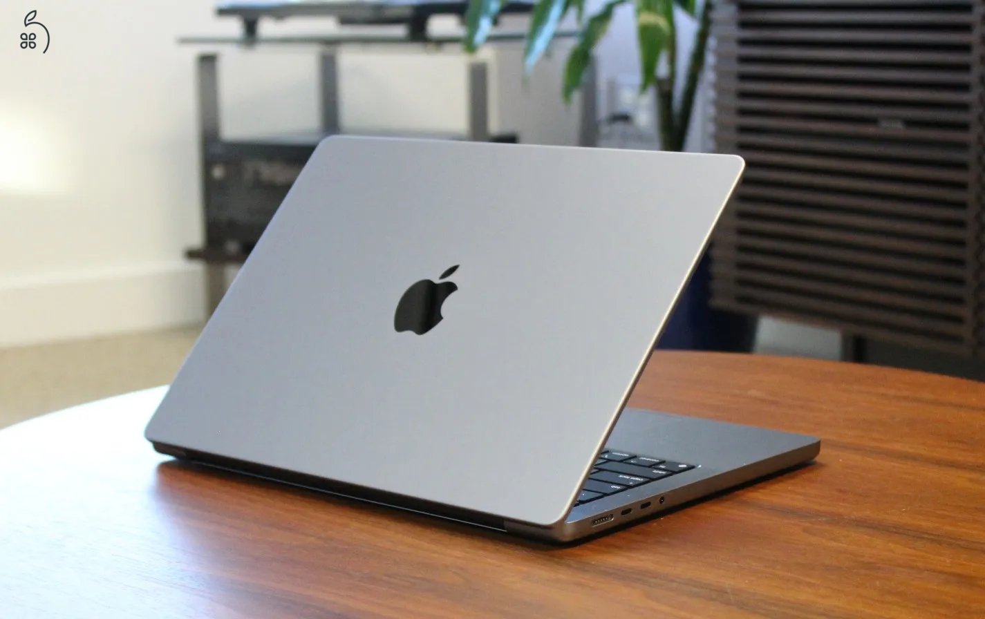 ÁFÁS APPLE MacBook Pro 14
