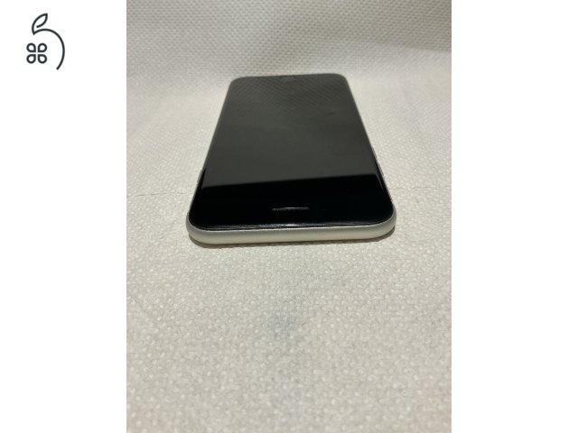 Karcmentes fehér iPhone SE3 64GB eladó