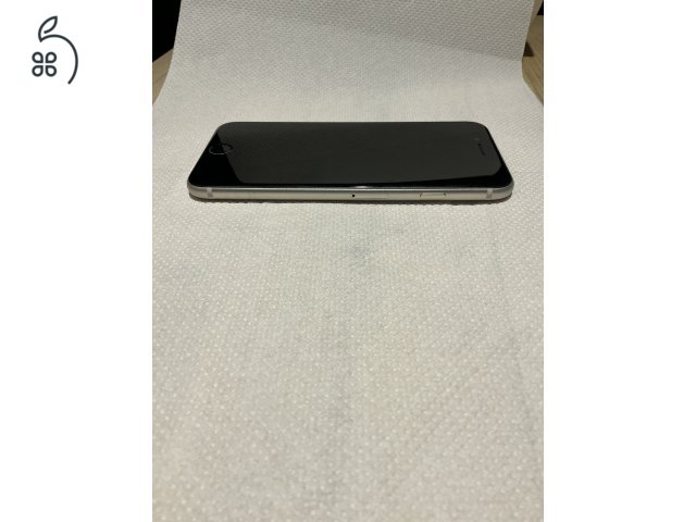 Karcmentes fehér iPhone SE3 64GB eladó