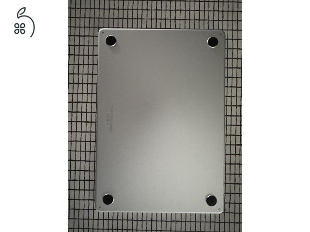Eladó használt MacBook Air M2 15