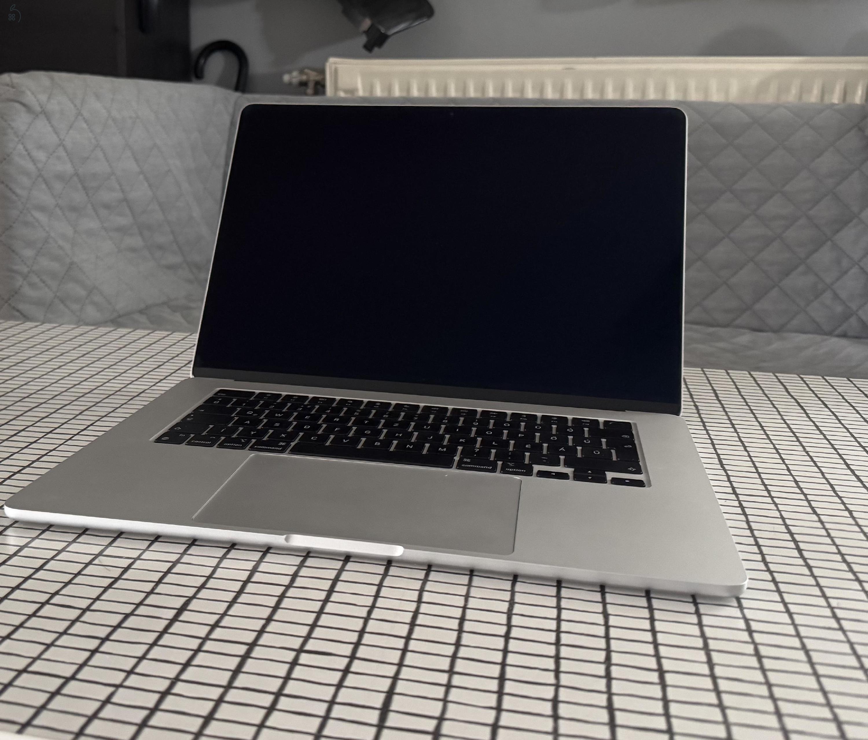 Eladó használt MacBook Air M2 15