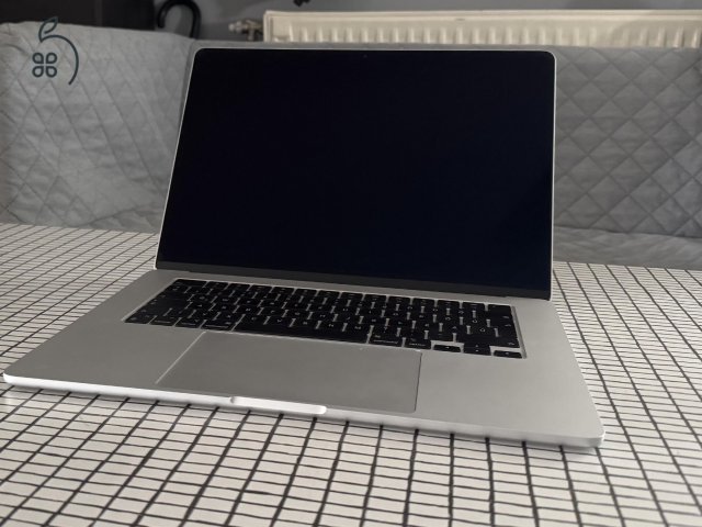 Eladó használt MacBook Air M2 15