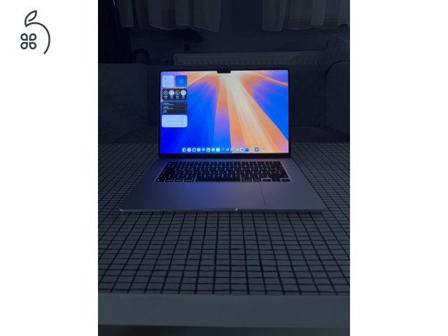 Eladó használt MacBook Air M2 15