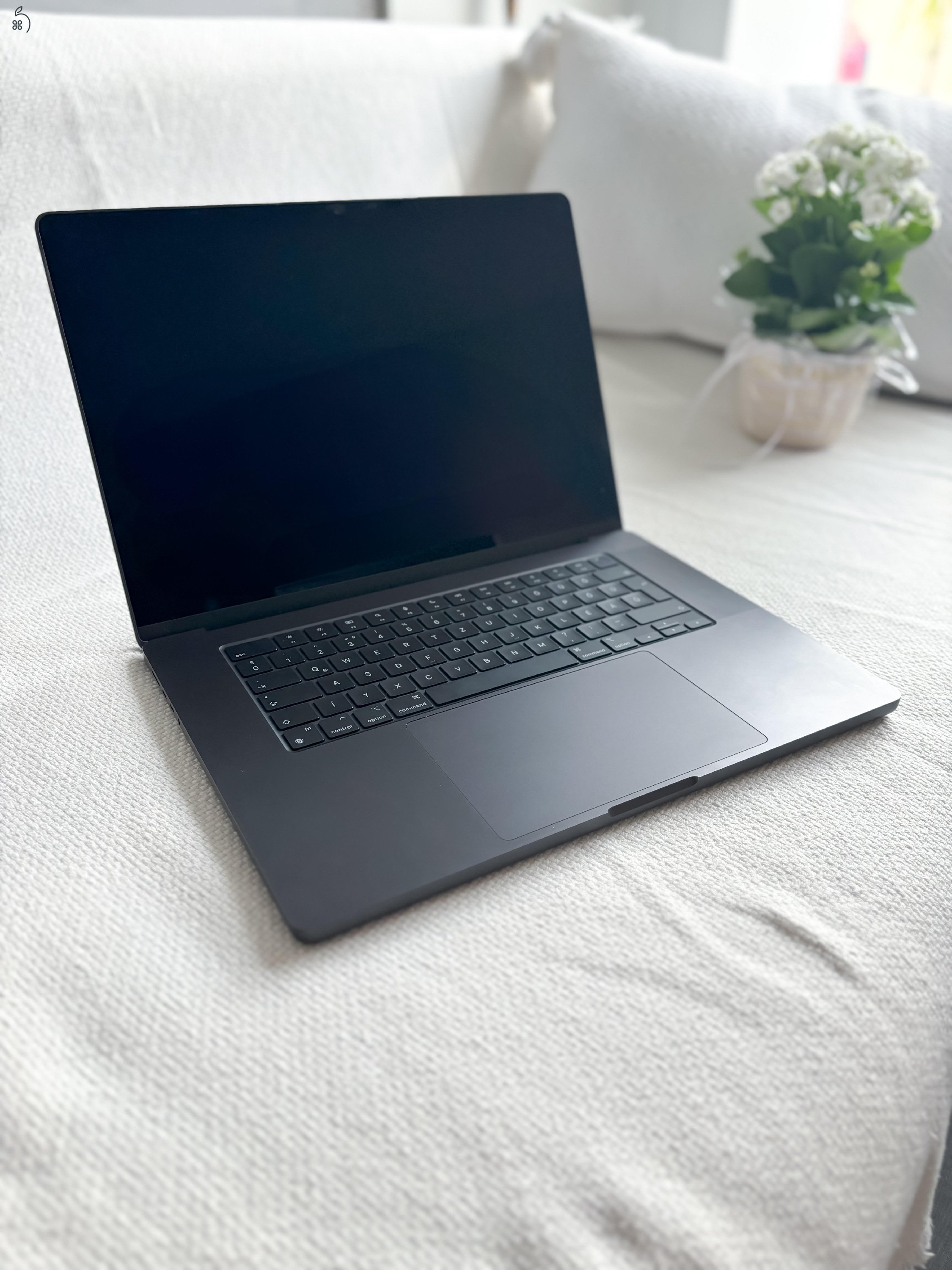 Macbook Pro M3 512 SSD/16GB RAM/16”Retina