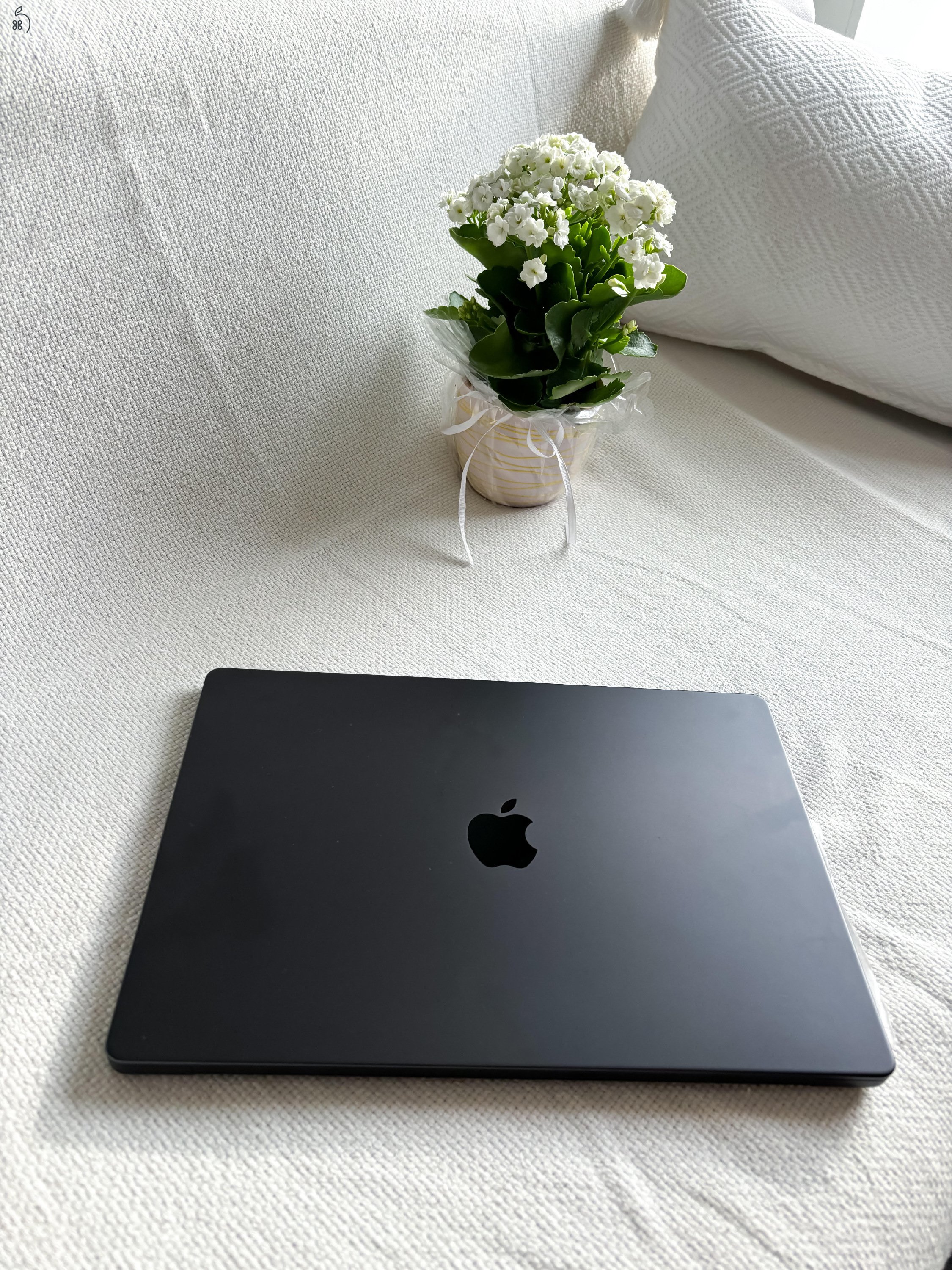 Macbook Pro M3 512 SSD/16GB RAM/16”Retina
