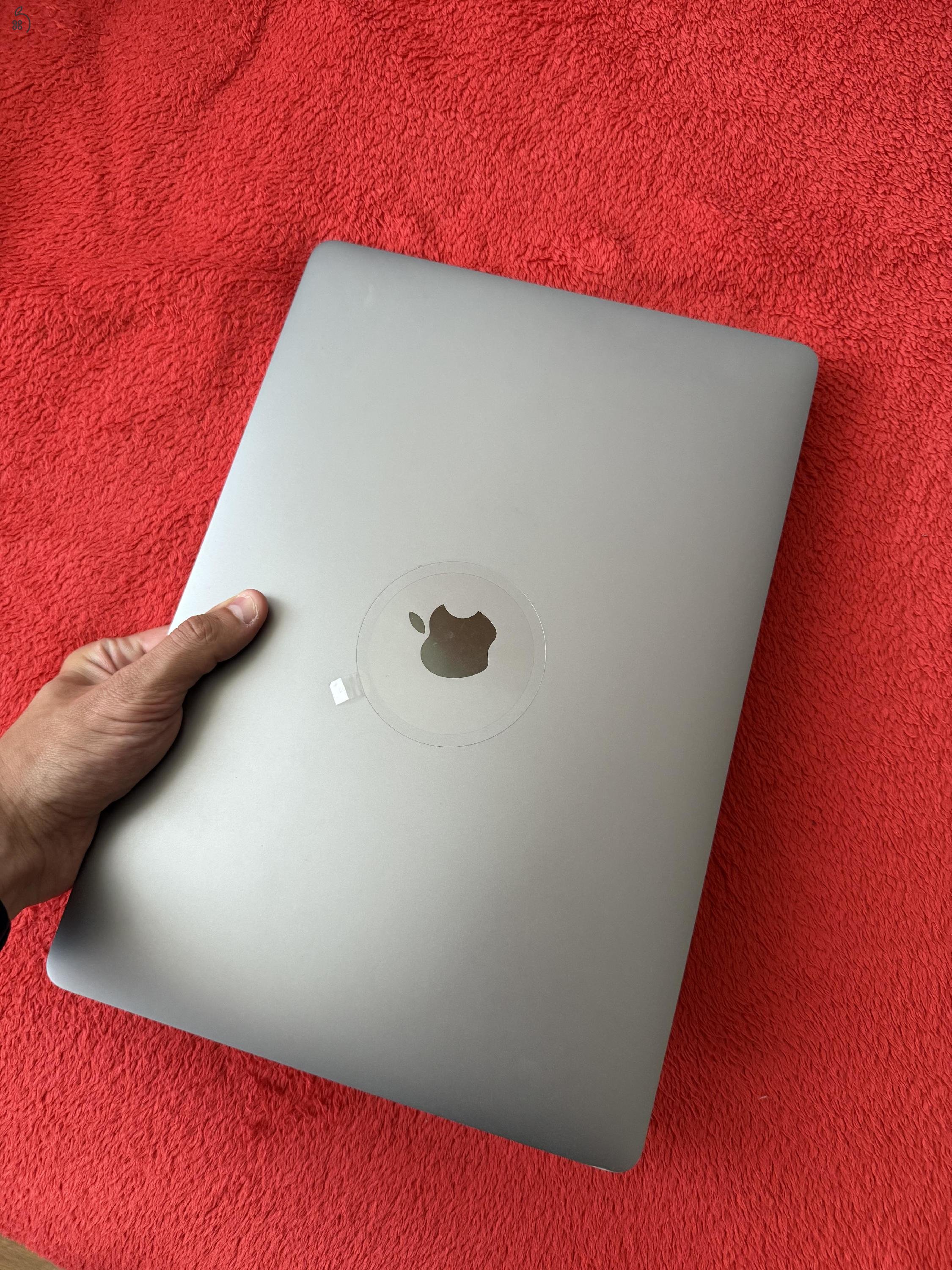 Macbook Pro 15-inch, 2017