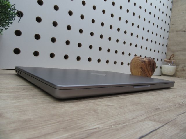 Apple Macbook Pro 14 M1 - 2021 - Használt, megkímélt - 1 Tb SSD