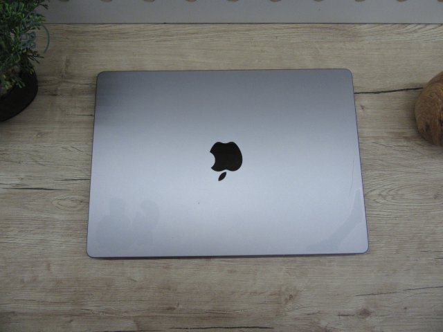 Apple Macbook Pro 14 M1 - 2021 - Használt, megkímélt - 1 Tb SSD
