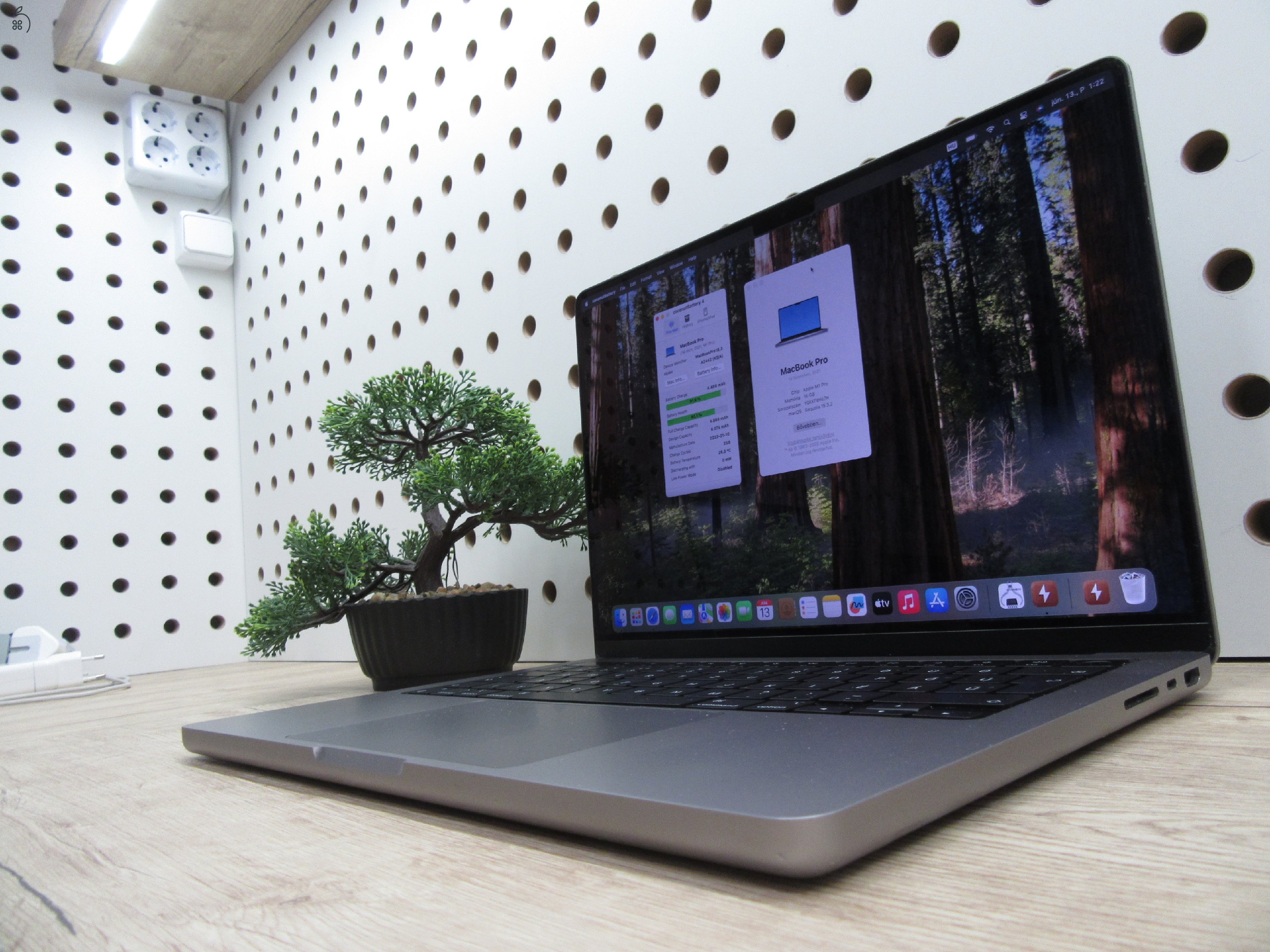 Apple Macbook Pro 14 M1 - 2021 - Használt, megkímélt - 1 Tb SSD