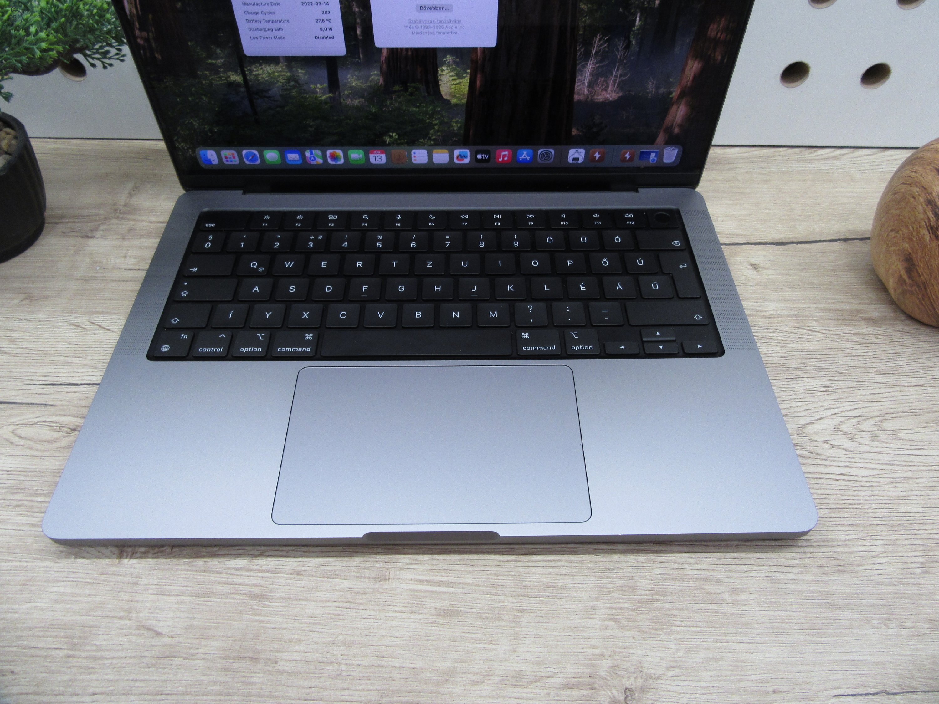  Apple Macbook Pro 14 M1 - 2021 - Használt, szép állapot - 1 Tb SSD 
