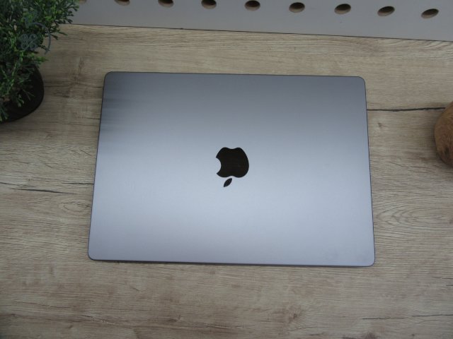  Apple Macbook Pro 14 M1 - 2021 - Használt, szép állapot - 1 Tb SSD 