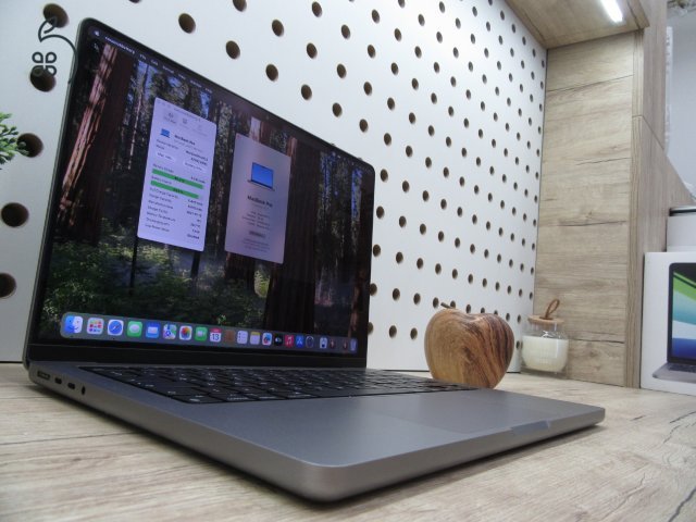  Apple Macbook Pro 14 M1 - 2021 - Használt, szép állapot - 32Gb, 1 Tb SSD 