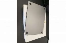 Apple Macbook Air M2 15.3