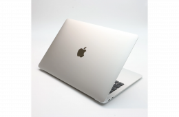 !! 1 ÉV GARANCIA !! Apple Macbook AIR 2020 M1 256GB SSD Silver 13″ 8GB RAM – 96% AKKSI