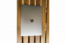 MacBook Air (2019) eladó