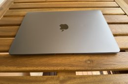 MacBook Air (2019) eladó