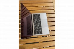 MacBook Air (2019) eladó