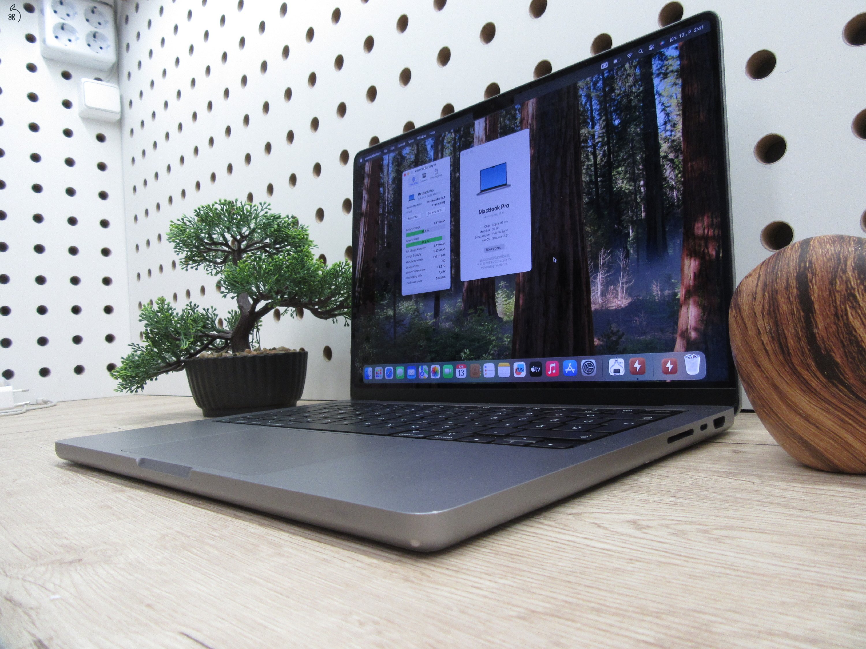  Apple Macbook Pro 14 M1 - 2021 - Használt, megkímélt - 32Gb, 1 Tb SSD 