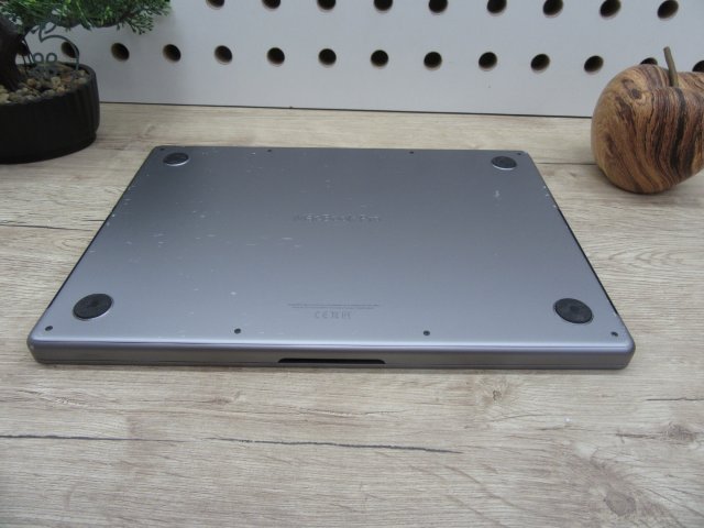 Apple Macbook Pro 14 M1 - 2021 - Használt, megkímélt - 32Gb, 1 Tb SSD 