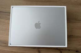 MacBook Air M2 13,6