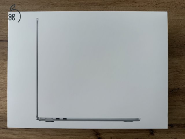 MacBook Air M2 13,6