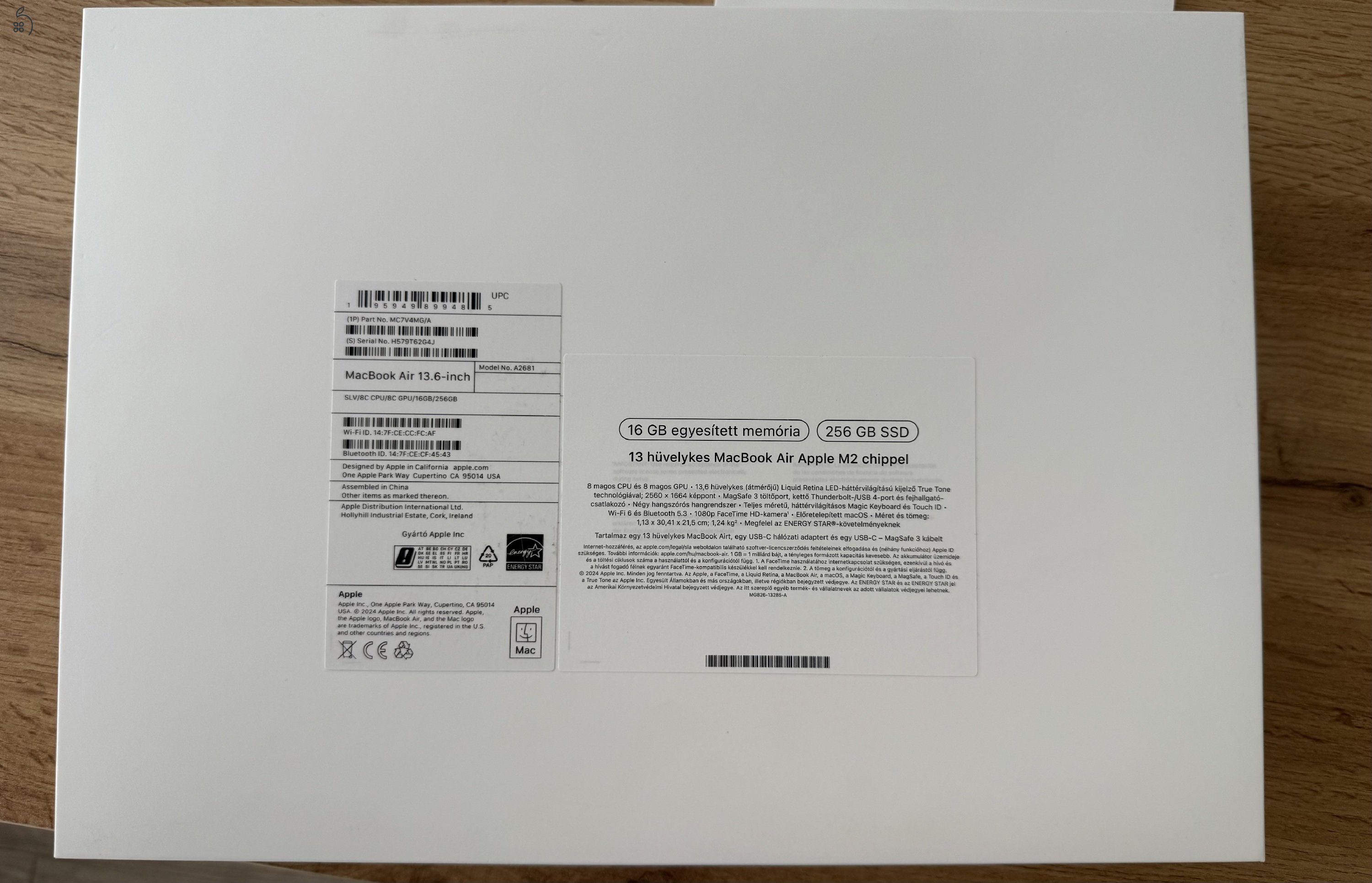 MacBook Air M2 13,6