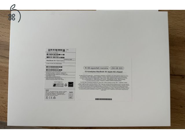 MacBook Air M2 13,6
