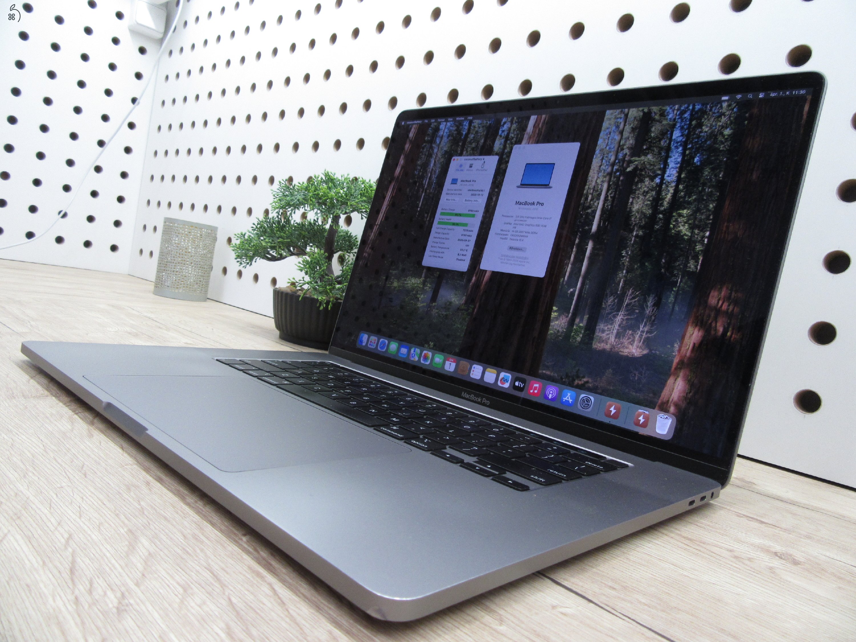  Apple Retina Macbook Pro 16 - 2019 - Használt, megkímélt 