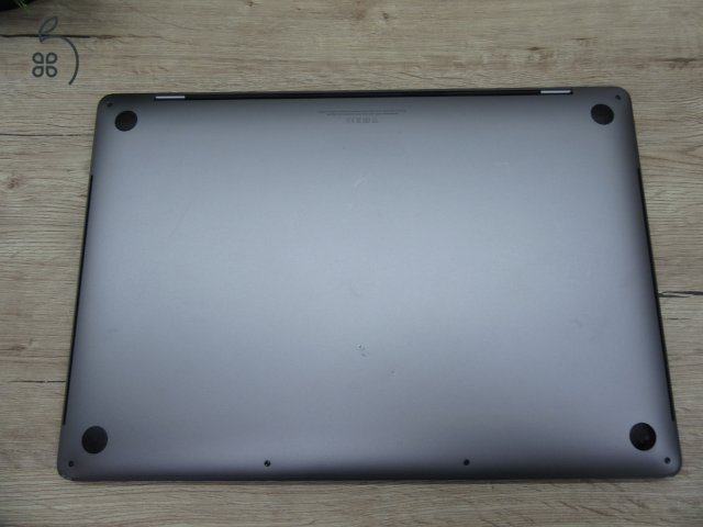  Apple Retina Macbook Pro 16 - 2019 - Használt, megkímélt 