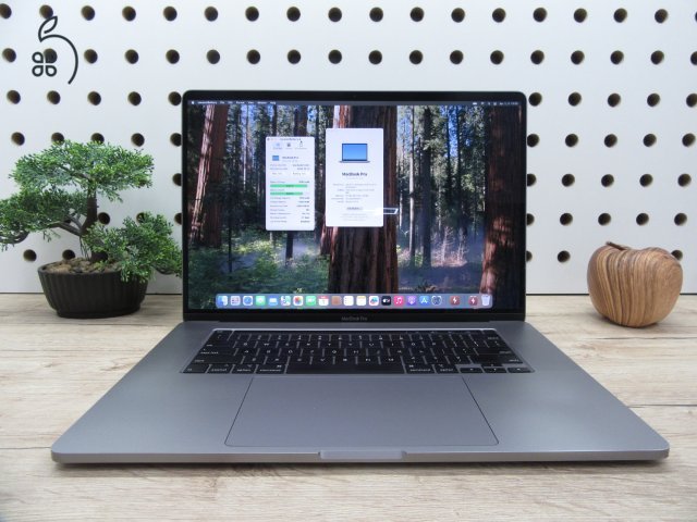  Apple Retina Macbook Pro 16 - 2019 - Használt, megkímélt 