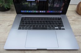  Apple Retina Macbook Pro 16 - 2019 - Használt, megkímélt 