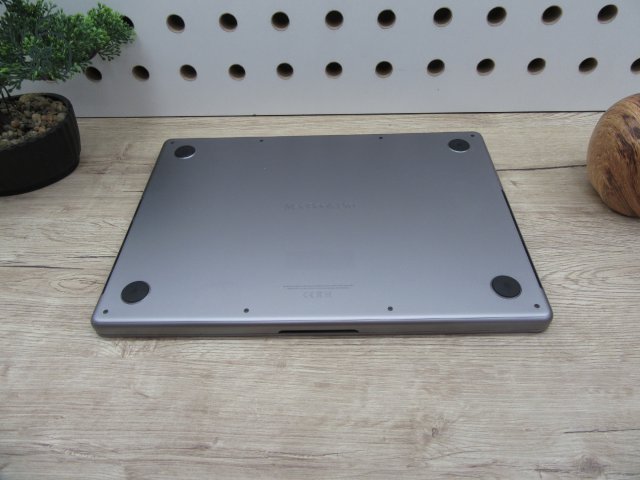 Apple Macbook Pro 14 M1 - 2021 - Használt, karcmentes - 1 Tb SSD