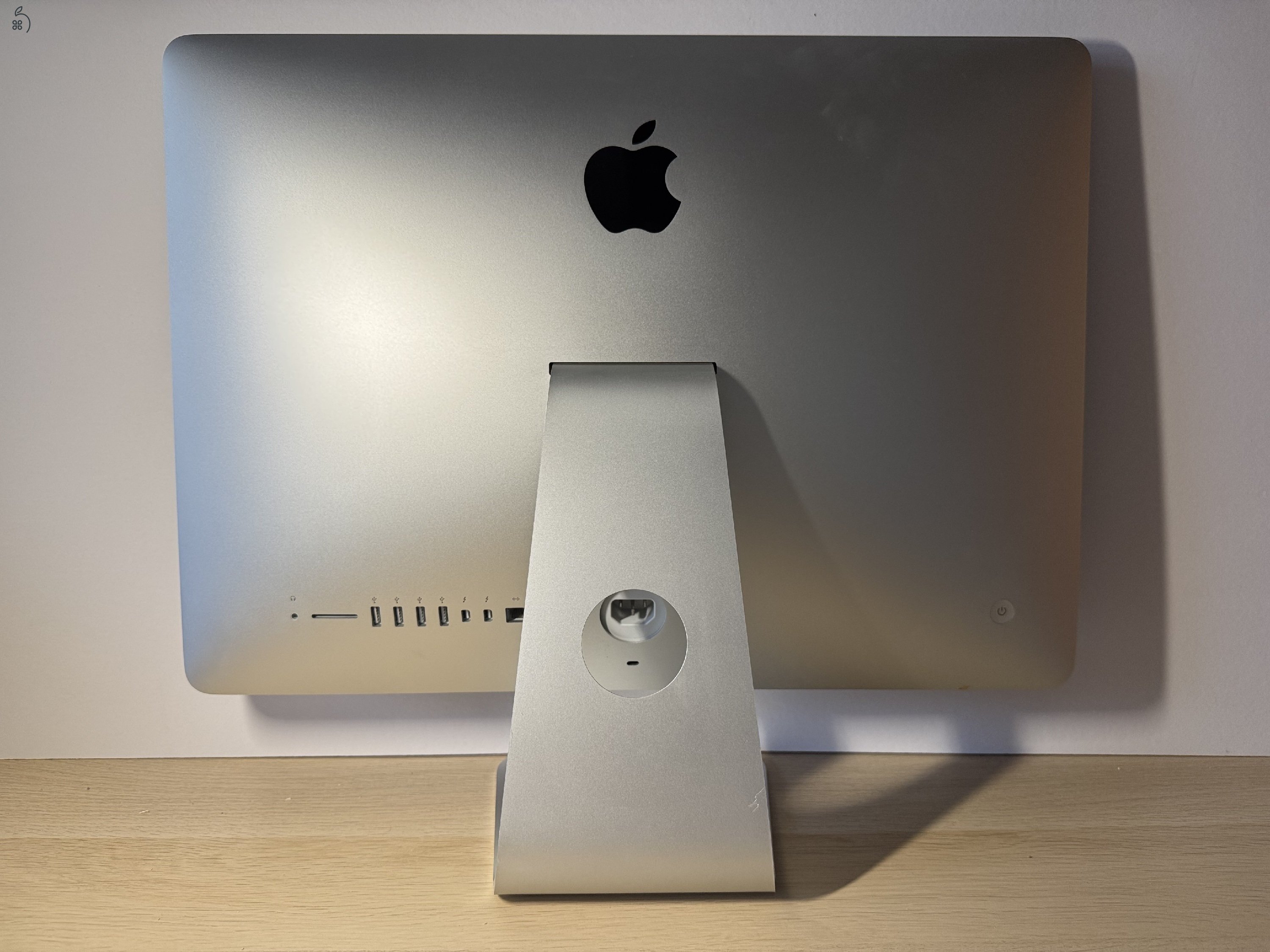 iMac 21,5