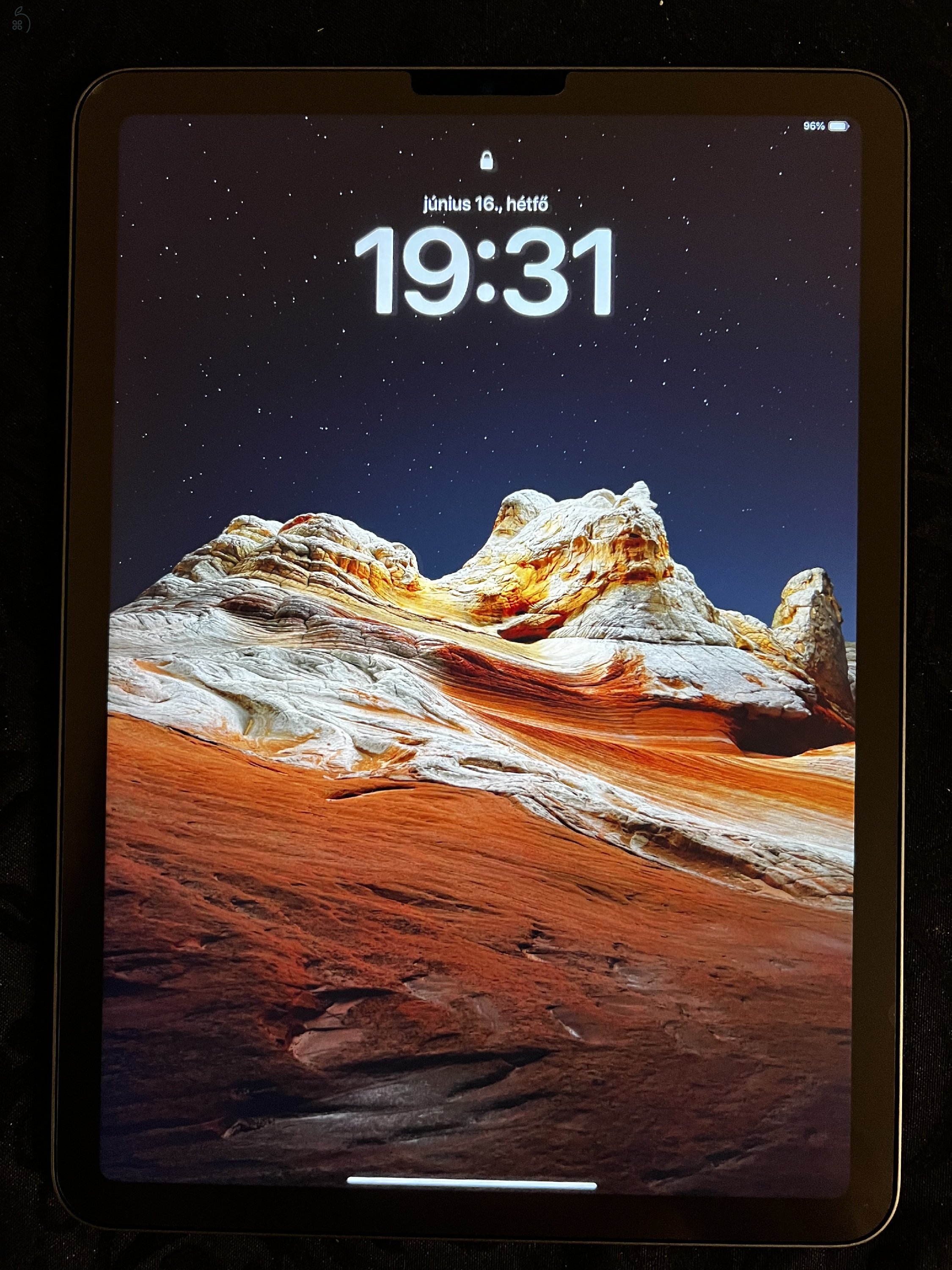 Ipad Air 5. generáció 2022 64GB Wifi + Apple Pencil 2 + Mágneses tok + Apple Okos Folio