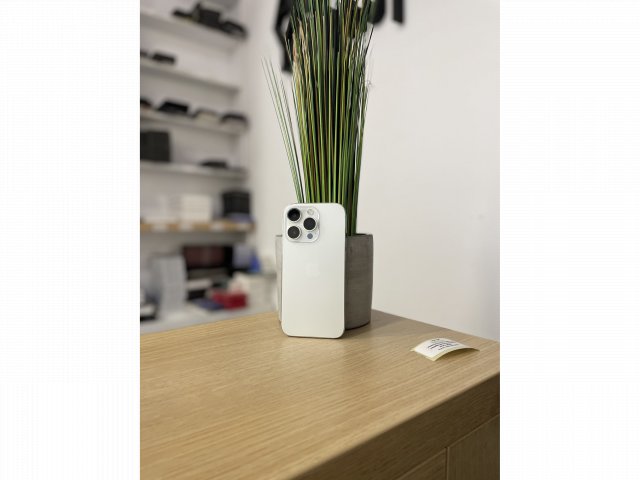 Apple iPhone 14 Pro 128GB Ezüst Használt kártyafüggetlen