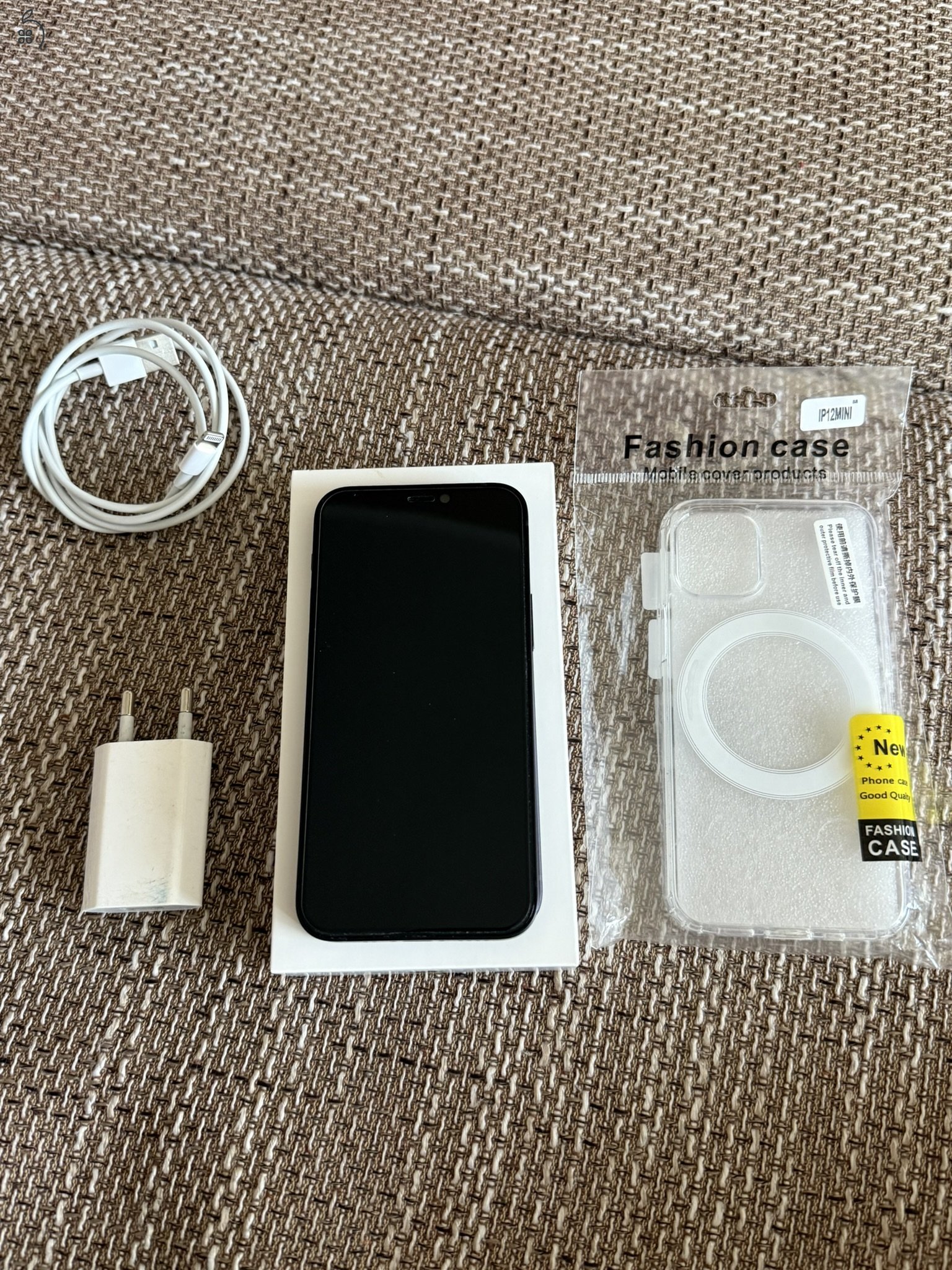 Eladó Iphone 12 mini 64gb fekete, kitűnő állapot!