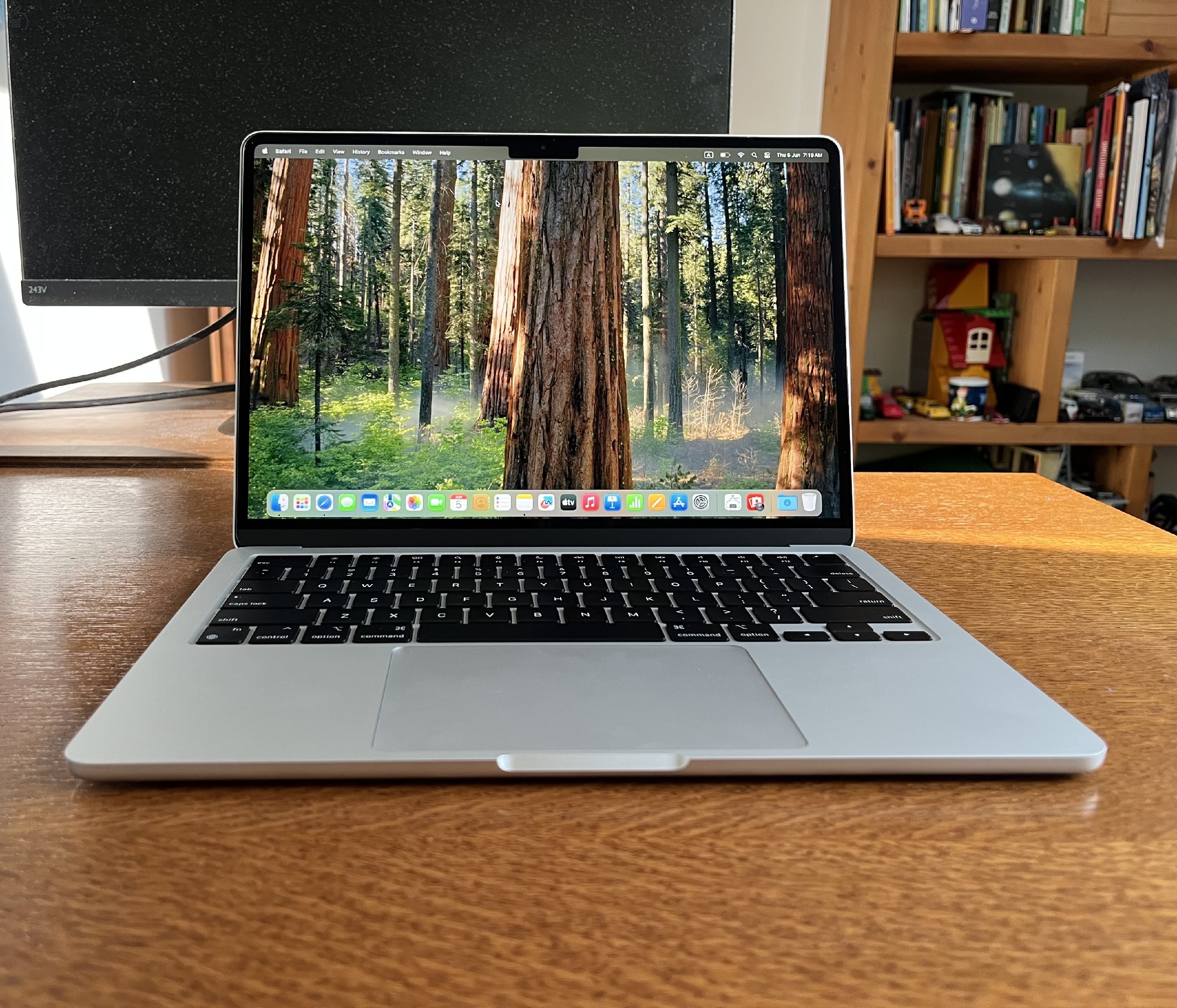 MacBook Air M3 GARANCIÁLIS 16 GB RAM