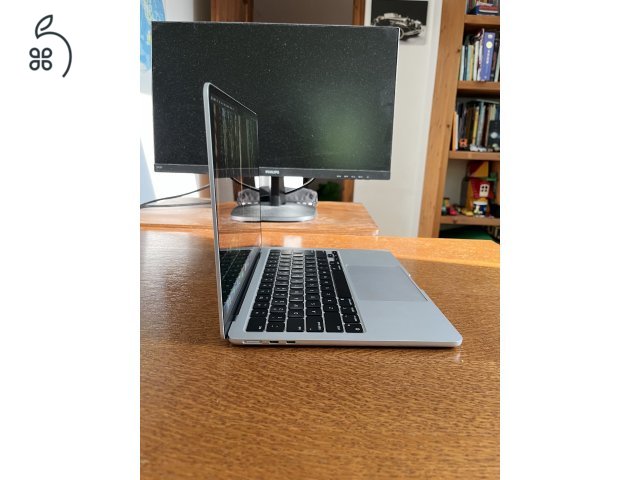 MacBook Air M3 GARANCIÁLIS 16 GB RAM