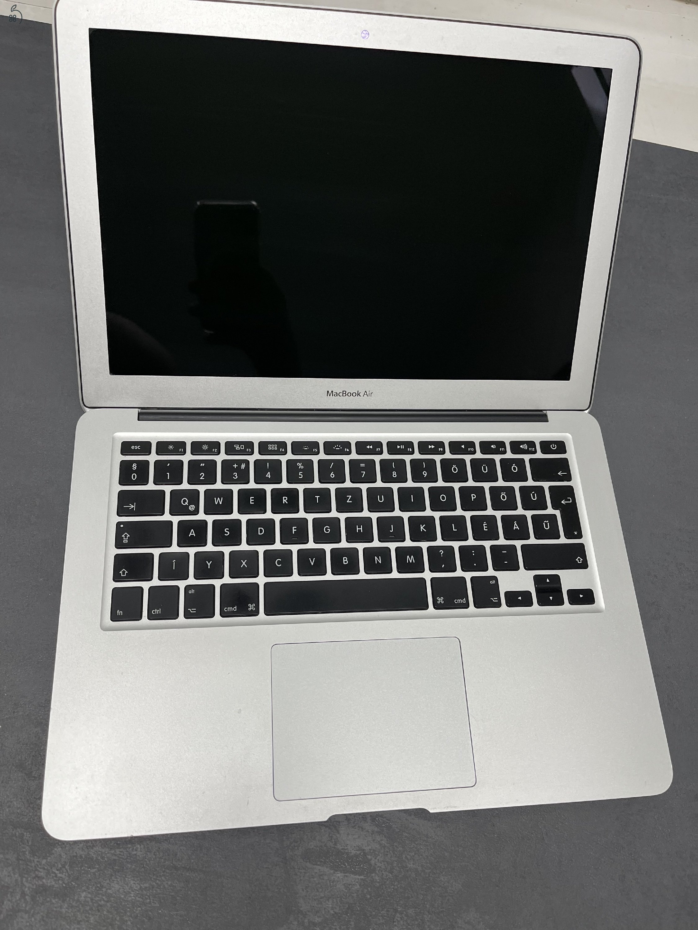 Macbook Air 2017 (Magyar billentyűzetes)