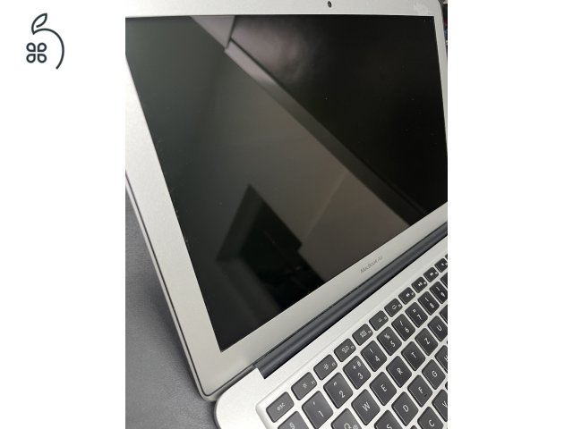 Macbook Air 2017 (Magyar billentyűzetes)