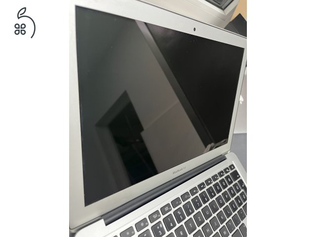 MacBook Air 2017 (Magyar billentyűzettel)