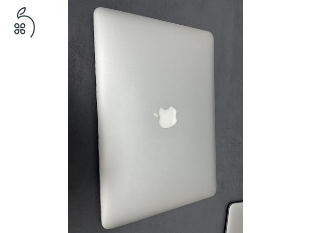 MacBook Air 2017 (Magyar billentyűzettel)