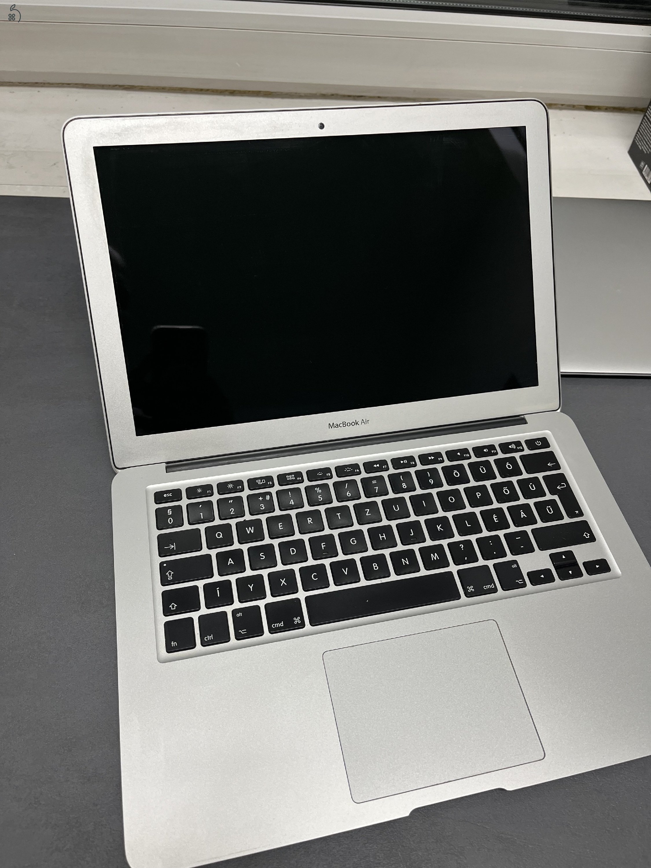 MacBook Air 2017 (Magyar billentyűzettel)