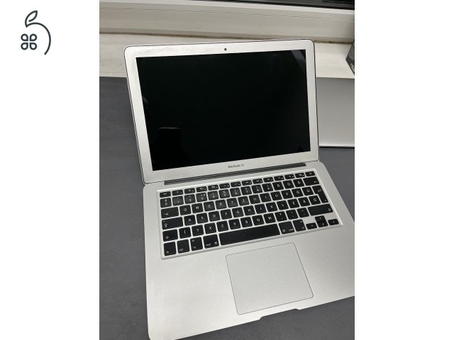 MacBook Air 2017 (Magyar billentyűzettel)