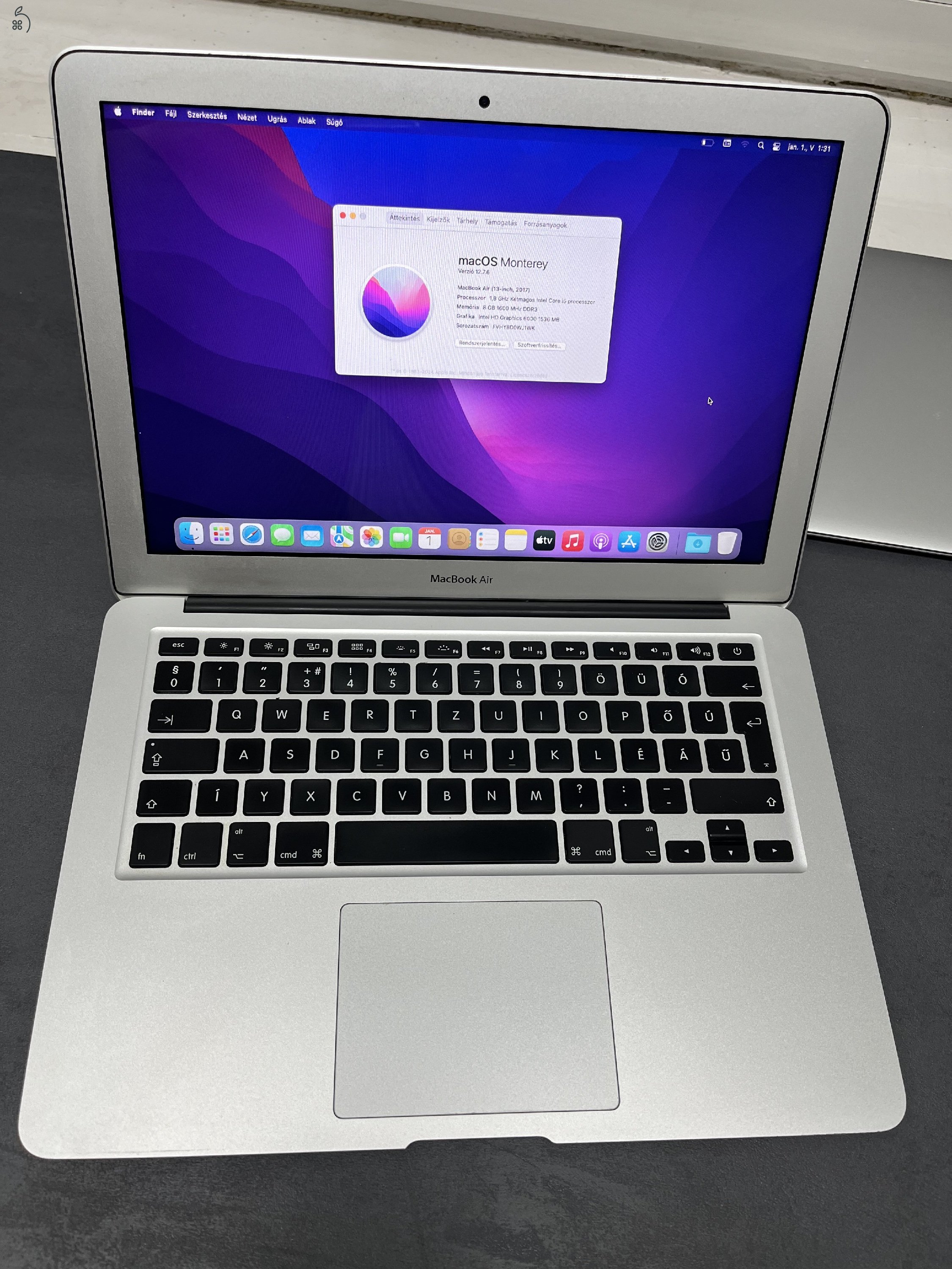 MacBook Air 2017 (Magyar billentyűzettel)
