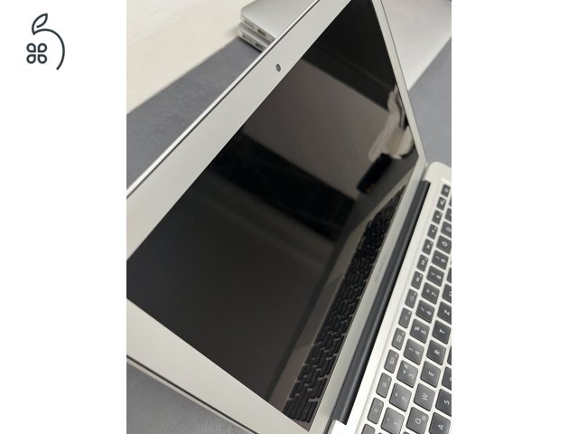 Macbook Air 2015 (Magyar billentyűzettel)
