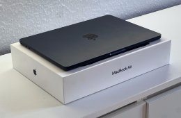 Hibátlan MacBook Air 2022 13 M2 256GB 2 ÉV Garanciával Számlával Aksi 100%