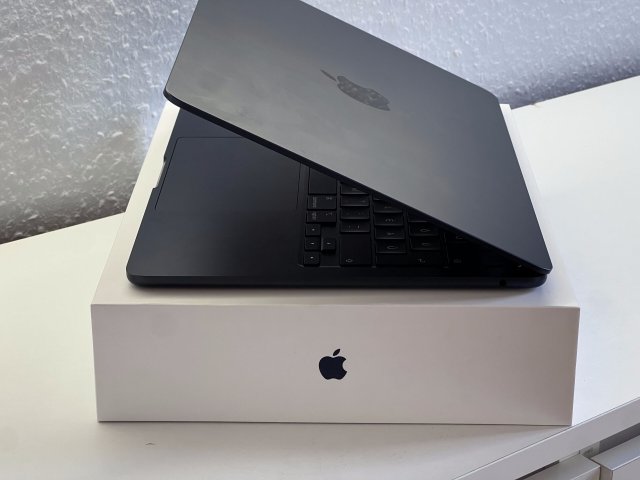Hibátlan MacBook Air 2022 13 M2 256GB 2 ÉV Garanciával Számlával Aksi 100%